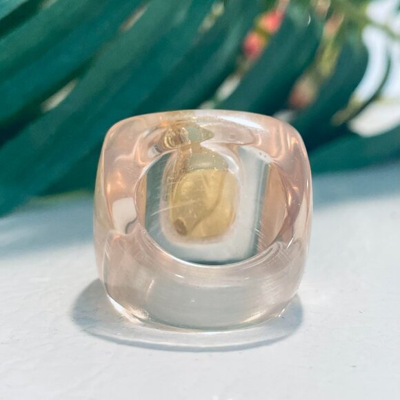 Modern Clear Resin and Diamond Statement Costume Cocktail Ring Size 7/8 - Picture 8 of 10